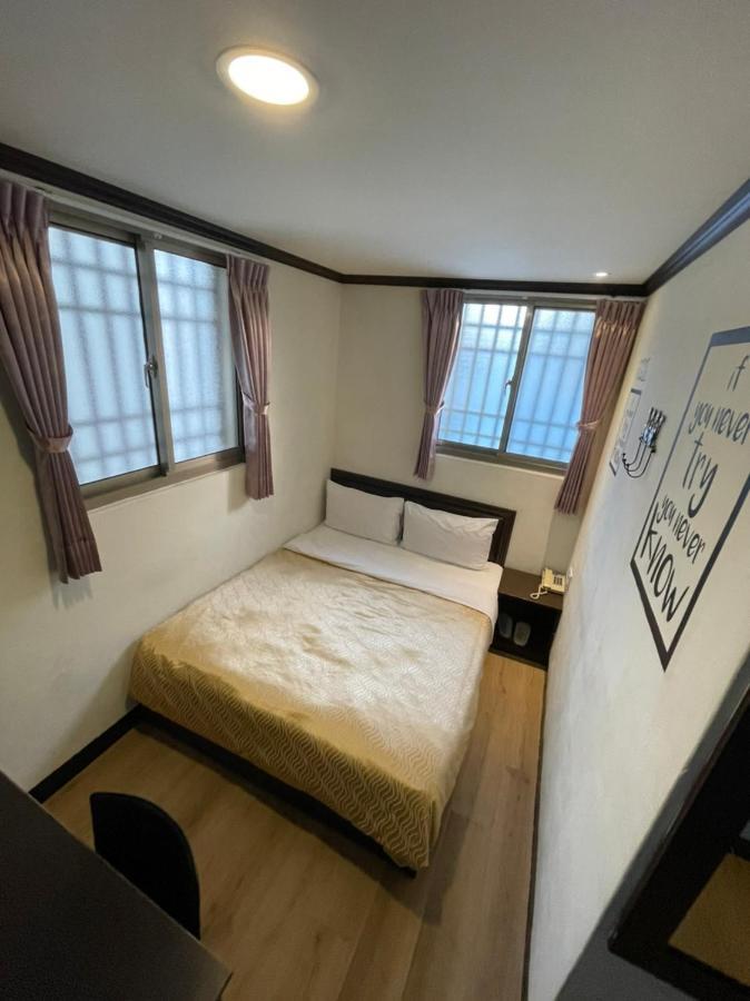 Holiday Business Hotel Taitung Exterior foto