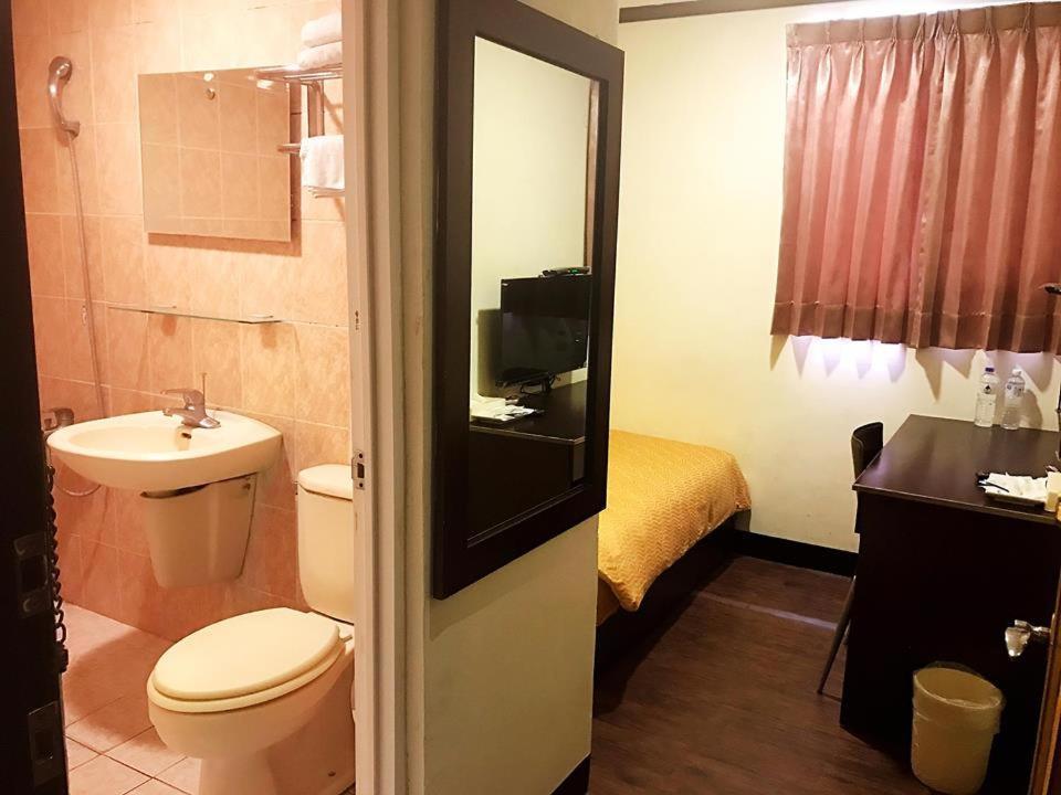 Holiday Business Hotel Taitung Exterior foto